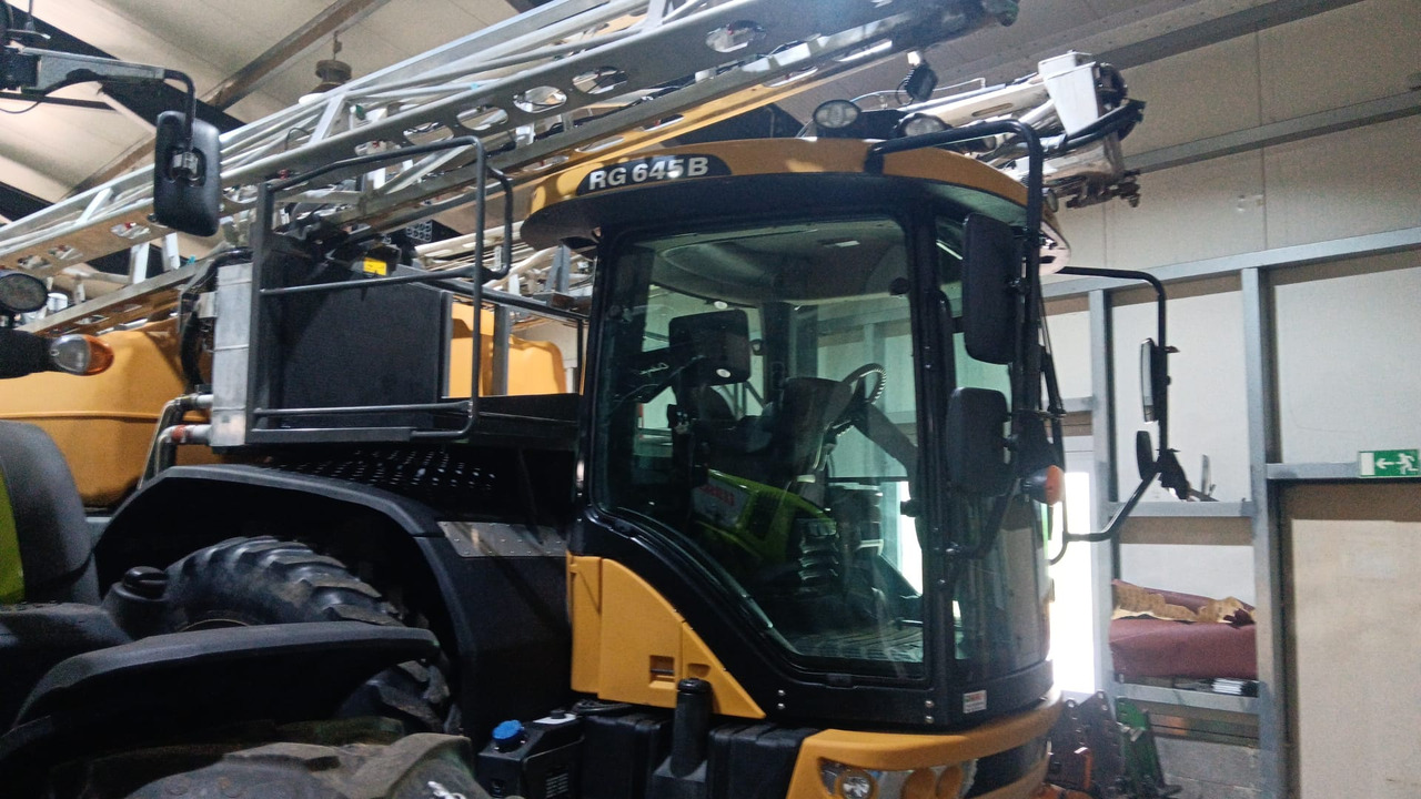 Challenger Challenger Rogator 645B - Kendi yürür ilaçlama makinesi: fotoğraf 1 Challenger Challenger Rogator 645B - Kendi yürür ilaçlama makinesi: fotoğraf 1