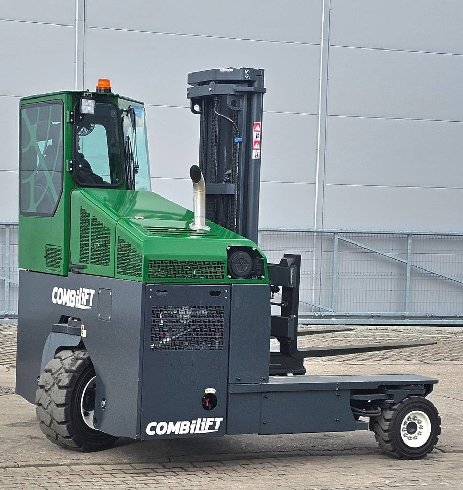 Combilift C 4000 D MK4 150 hrs RENTED - 4 yönlü reach truck: fotoğraf 3 Combilift C 4000 D MK4 150 hrs RENTED - 4 yönlü reach truck: fotoğraf 3