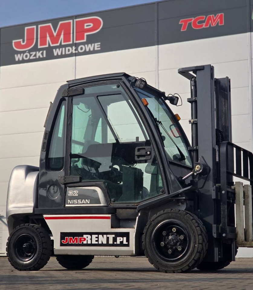 Nissan FGD02 A 32 Q - LPG forklift: fotoğraf 1 Nissan FGD02 A 32 Q - LPG forklift: fotoğraf 1
