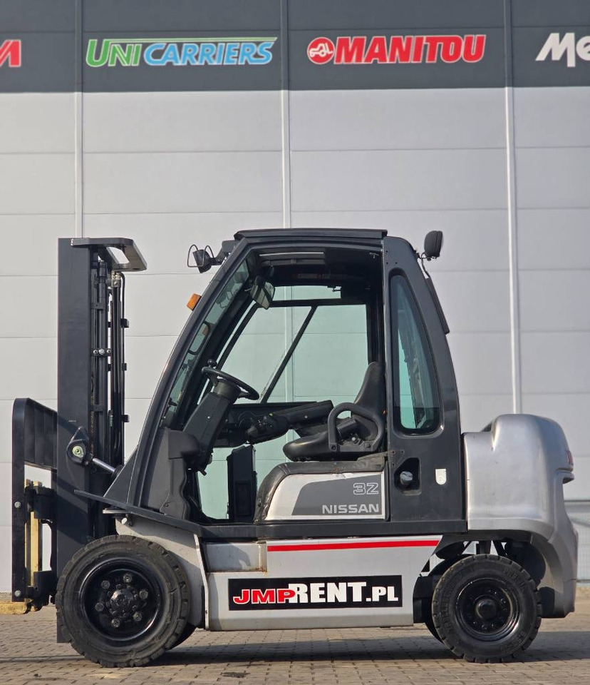 Nissan FGD02 A 32 Q - LPG forklift: fotoğraf 4 Nissan FGD02 A 32 Q - LPG forklift: fotoğraf 4