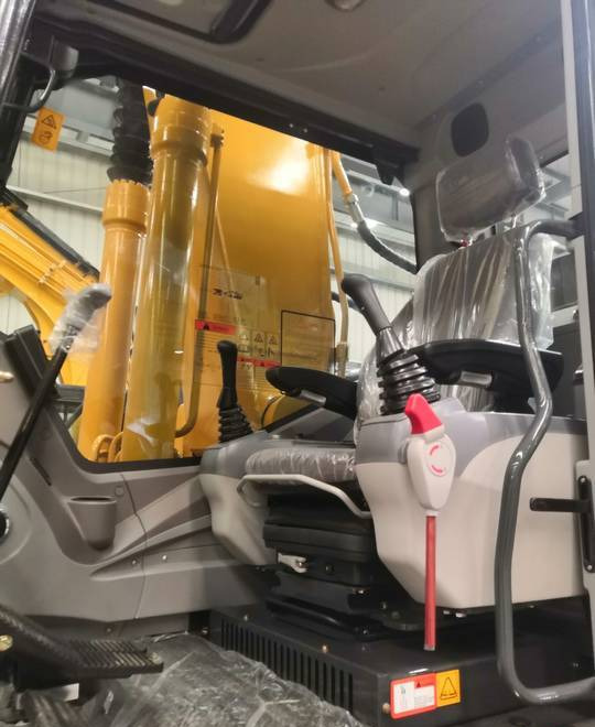 NEW MAXUS 13 Ton Crawler Excavator Warranty up to 10 YEARS НОВА Копарка гусенична MAXUS 13 тонн Гарантія до 10 РОКІВ NOWA Koparka gąsienicowa MAXUS 13 ton Gwarancja do 10 LAT - Paletli ekskavatör: fotoğraf 3 NEW MAXUS 13 Ton Crawler Excavator Warranty up to 10 YEARS НОВА Копарка гусенична MAXUS 13 тонн Гарантія до 10 РОКІВ NOWA Koparka gąsienicowa MAXUS 13 ton Gwarancja do 10 LAT - Paletli ekskavatör: fotoğraf 3