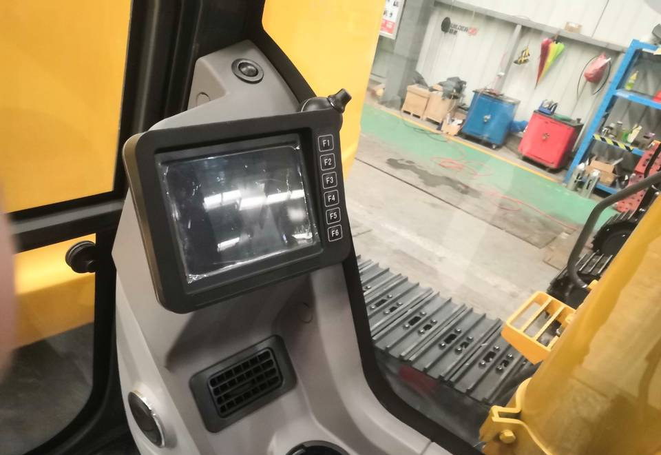 NEW MAXUS 13 Ton Crawler Excavator Warranty up to 10 YEARS НОВА Копарка гусенична MAXUS 13 тонн Гарантія до 10 РОКІВ NOWA Koparka gąsienicowa MAXUS 13 ton Gwarancja do 10 LAT - Paletli ekskavatör: fotoğraf 4 NEW MAXUS 13 Ton Crawler Excavator Warranty up to 10 YEARS НОВА Копарка гусенична MAXUS 13 тонн Гарантія до 10 РОКІВ NOWA Koparka gąsienicowa MAXUS 13 ton Gwarancja do 10 LAT - Paletli ekskavatör: fotoğraf 4