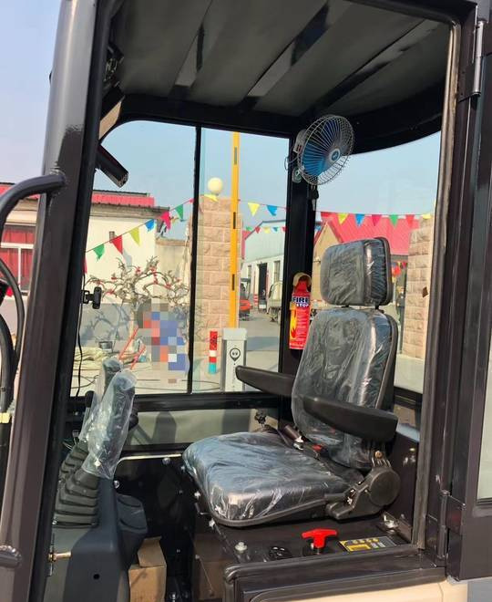 NEW MAXUS 38 HP 1700 kg Excavator with A/C Warranty up to 10 YEARS | НОВИЙ MAXUS 38 К.с. 1700 кг Екскаватор з кондиціонером Гарантія до 10 РОКІВ - Mini ekskavatör: fotoğraf 3 NEW MAXUS 38 HP 1700 kg Excavator with A/C Warranty up to 10 YEARS | НОВИЙ MAXUS 38 К.с. 1700 кг Екскаватор з кондиціонером Гарантія до 10 РОКІВ - Mini ekskavatör: fotoğraf 3