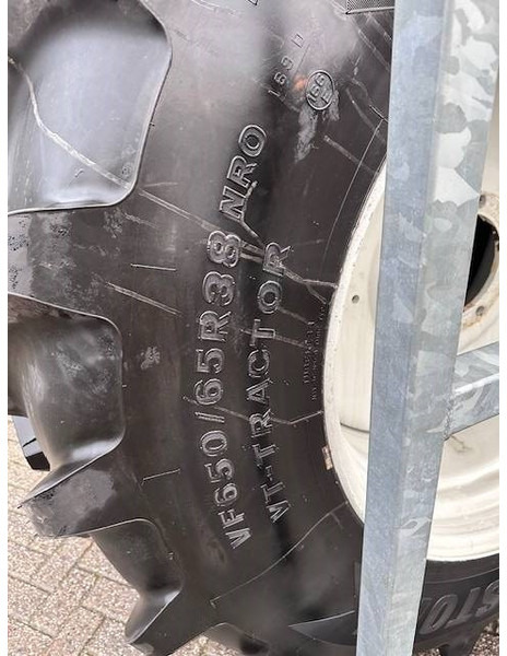 Bridgestone 650/65 R38 + 540/65 R28 VF - Lastikler ve jantlar - Tarım araçları: fotoğraf 4 Bridgestone 650/65 R38 + 540/65 R28 VF - Lastikler ve jantlar - Tarım araçları: fotoğraf 4