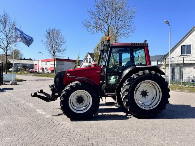 Valtra 6400, Luchtremmen, Fronthef, Frontaftakas - Traktör: fotoğraf 1 Valtra 6400, Luchtremmen, Fronthef, Frontaftakas - Traktör: fotoğraf 1