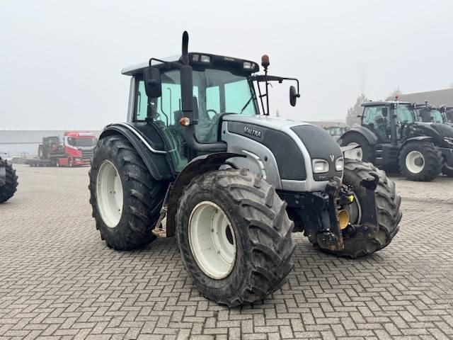 Valtra N141 hitech, Fronthef, Frontpto - Traktör: fotoğraf 2 Valtra N141 hitech, Fronthef, Frontpto - Traktör: fotoğraf 2