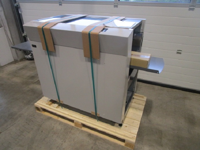 AUTOMATISCHES SCHNEIDSYSTEM UCHIDA AEROCUT ONE - Kağıt kesme makinesi: fotoğraf 2 AUTOMATISCHES SCHNEIDSYSTEM UCHIDA AEROCUT ONE - Kağıt kesme makinesi: fotoğraf 2
