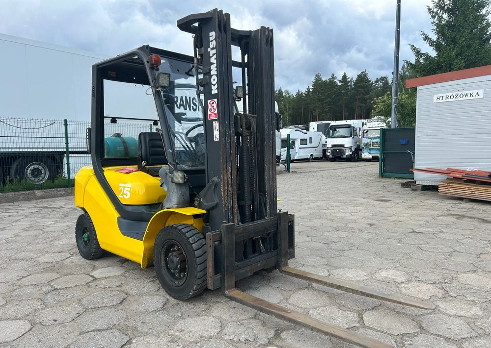 Komatsu FG25HT-16R / WÓZEK WIDŁOWY / 6831 MOTOGODZIN / 2005 ROK !! - LPG forklift: fotoğraf 3 Komatsu FG25HT-16R / WÓZEK WIDŁOWY / 6831 MOTOGODZIN / 2005 ROK !! - LPG forklift: fotoğraf 3