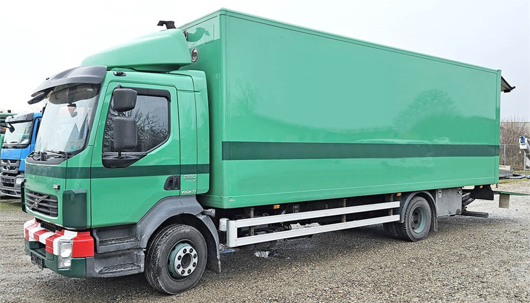 Volvo Industrial pressure washer - Atık toplama taşıt/ Özel amaçlı taşıt, Kamyon: fotoğraf 1 Volvo Industrial pressure washer - Atık toplama taşıt/ Özel amaçlı taşıt, Kamyon: fotoğraf 1