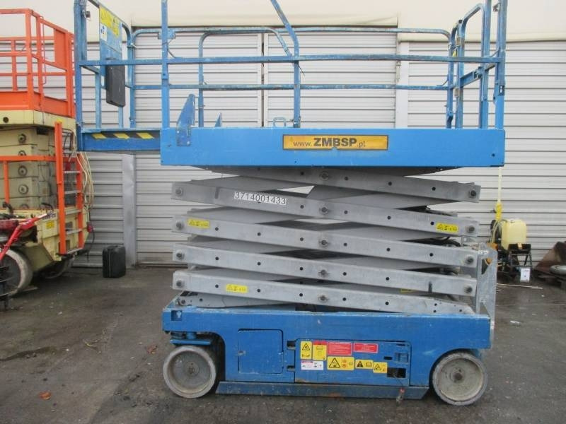 Genie GS 3246 - Makasli platform: fotoğraf 1 Genie GS 3246 - Makasli platform: fotoğraf 1