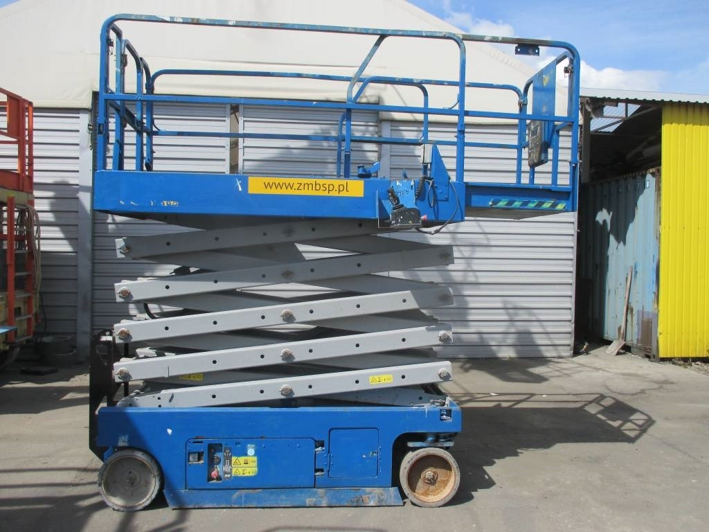 Genie GS 3246 - Makasli platform: fotoğraf 1 Genie GS 3246 - Makasli platform: fotoğraf 1