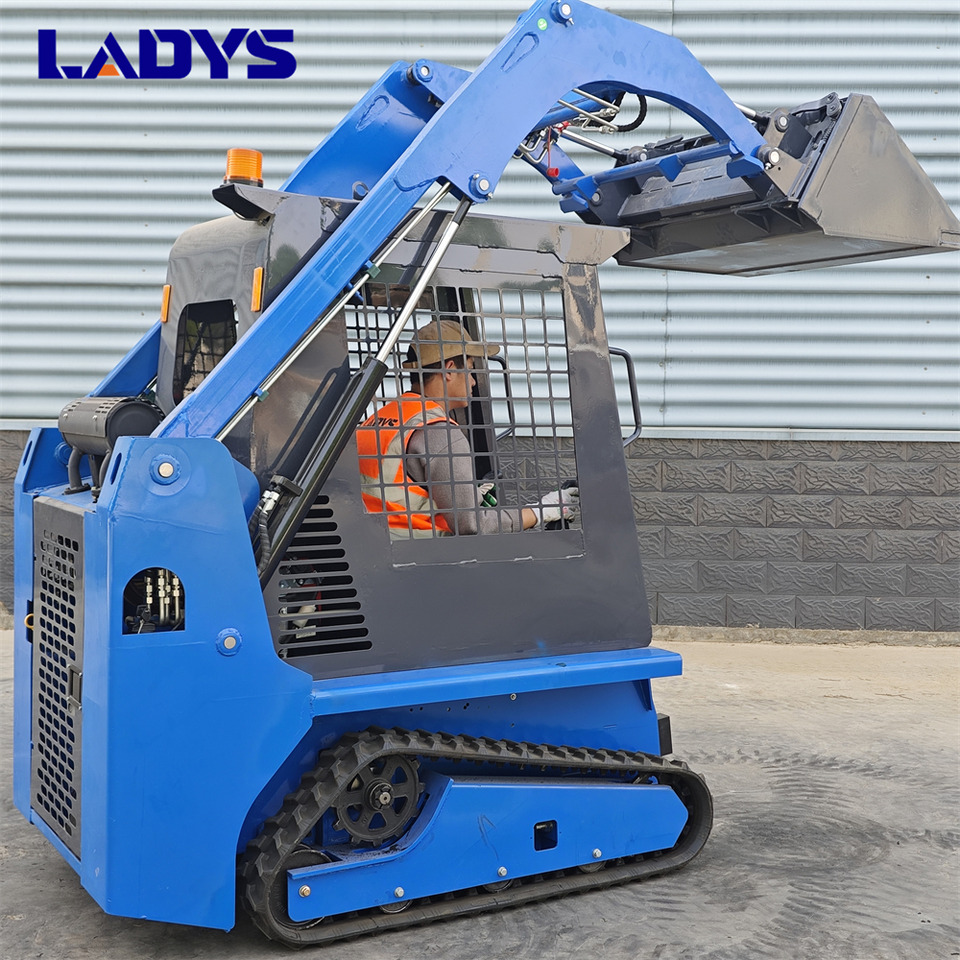 LADYS LA670 Skid Steer Euro 5/Epa Engine Kubota Mini Small Skid Steer Loader For Sale - Mini yükleyici: fotoğraf 4 LADYS LA670 Skid Steer Euro 5/Epa Engine Kubota Mini Small Skid Steer Loader For Sale - Mini yükleyici: fotoğraf 4