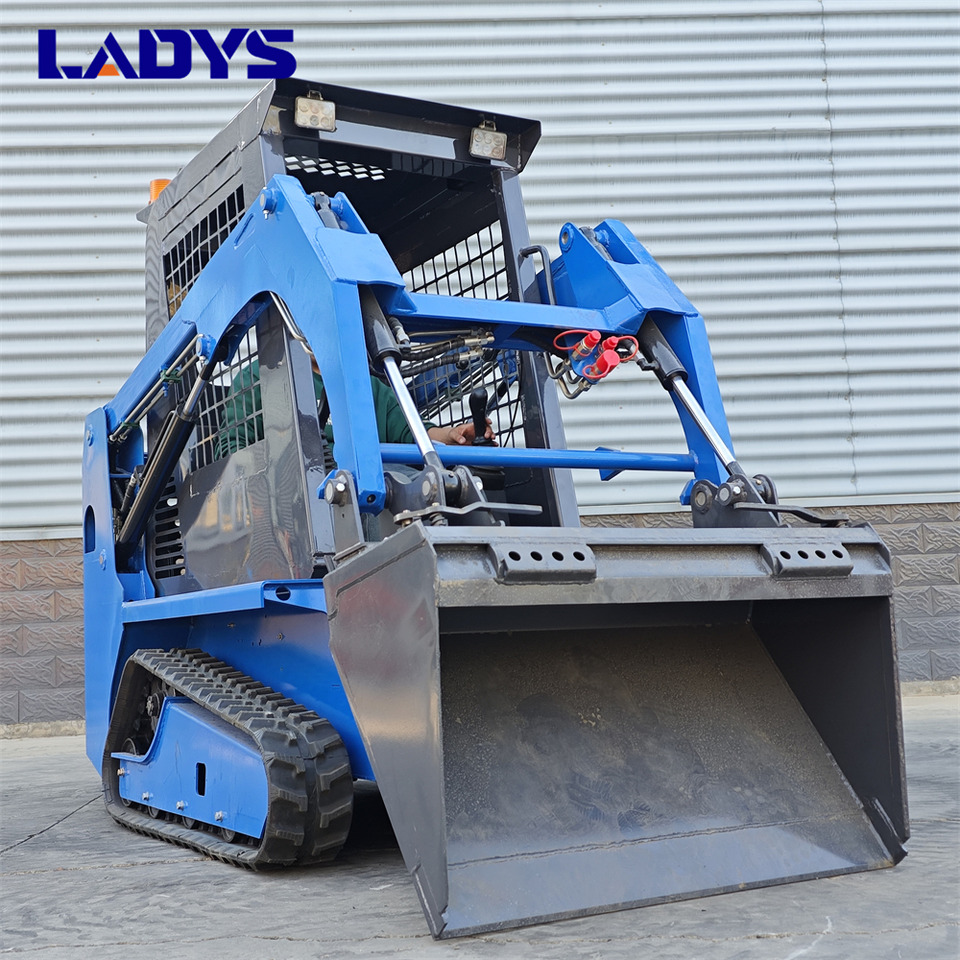 LADYS LA670 Skid Steer Euro 5/Epa Engine Kubota Mini Small Skid Steer Loader For Sale - Mini yükleyici: fotoğraf 1 LADYS LA670 Skid Steer Euro 5/Epa Engine Kubota Mini Small Skid Steer Loader For Sale - Mini yükleyici: fotoğraf 1