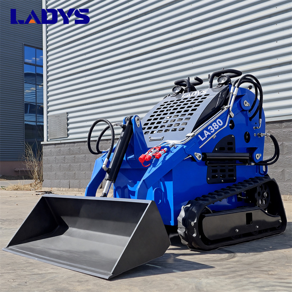 LADYS Free Shipping LA380 Mini Skid Steer Loader Compact Track Diesel Cheap Mini Skid Steer Loader For Sale With Mini Skid Steer Attachments 4 In 1 Bucket - Mini yükleyici: fotoğraf 3 LADYS Free Shipping LA380 Mini Skid Steer Loader Compact Track Diesel Cheap Mini Skid Steer Loader For Sale With Mini Skid Steer Attachments 4 In 1 Bucket - Mini yükleyici: fotoğraf 3