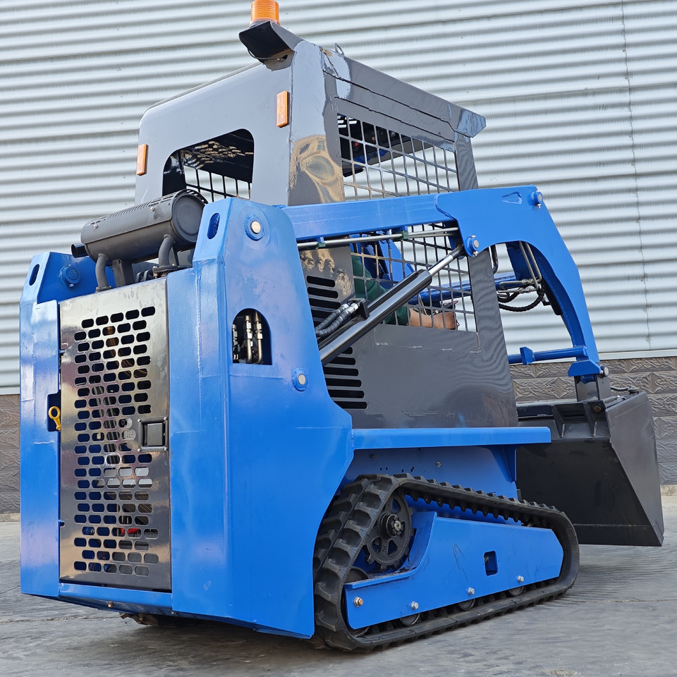 LEZUM LA670 Mini Small Skid Steer Loader Compact Track Diesel Mini Skid Steer Loader For Sale With Small Mini Skid Steer Attachments 4 In 1 Bucket - Mini yükleyici: fotoğraf 5 LEZUM LA670 Mini Small Skid Steer Loader Compact Track Diesel Mini Skid Steer Loader For Sale With Small Mini Skid Steer Attachments 4 In 1 Bucket - Mini yükleyici: fotoğraf 5