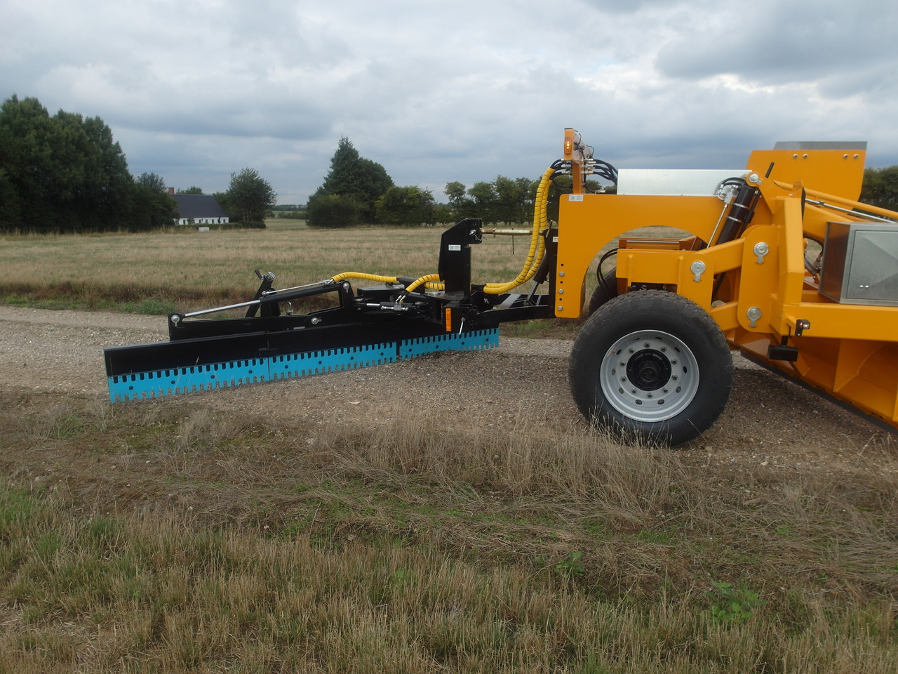 GST 2550 Gravel road tractor Grader - Greyder: fotoğraf 4 GST 2550 Gravel road tractor Grader - Greyder: fotoğraf 4