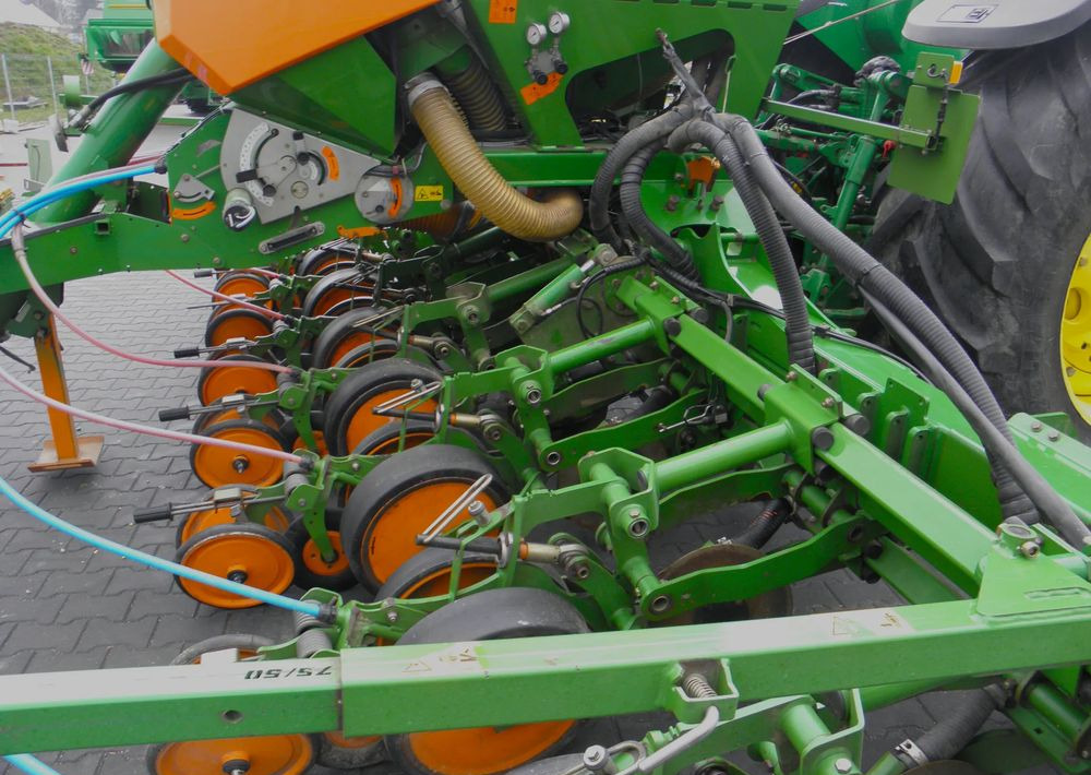 Amazone EDX 6000-2C Xpress 8 rzedowy, Nie Malowany, Stan Bardzo Dobry - Ekim makinesi: fotoğraf 3 Amazone EDX 6000-2C Xpress 8 rzedowy, Nie Malowany, Stan Bardzo Dobry - Ekim makinesi: fotoğraf 3