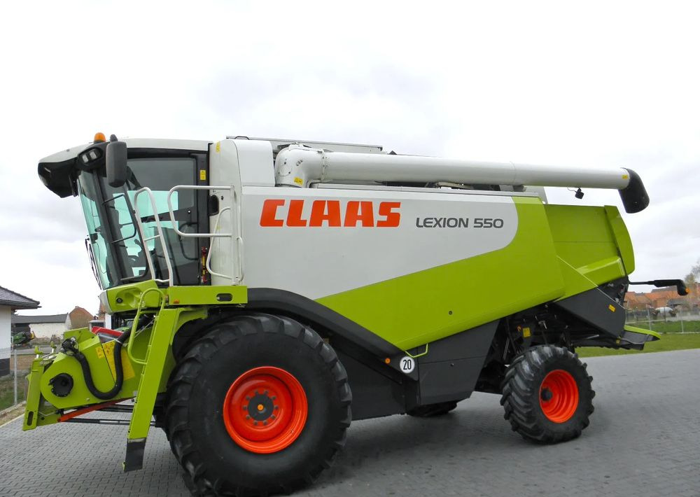Claas Lexion 550 2008 Rok, Nowsza Wersja, Nie Malowany, Stan Idealny - Biçerdöver: fotoğraf 1 Claas Lexion 550 2008 Rok, Nowsza Wersja, Nie Malowany, Stan Idealny - Biçerdöver: fotoğraf 1