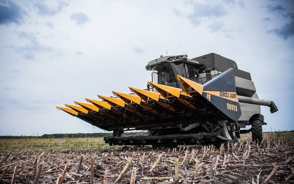 Oros SUN 876 8 rzędowy, Nowe Przystawki do zbioru słonecznika, - Diğer araçlar: fotoğraf 1 Oros SUN 876 8 rzędowy, Nowe Przystawki do zbioru słonecznika, - Diğer araçlar: fotoğraf 1