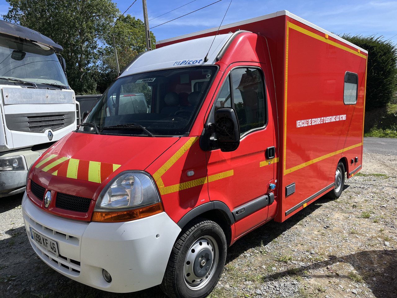 RENAULT Master 2L5 dci120cv - Ambulans arabası: fotoğraf 1 RENAULT Master 2L5 dci120cv - Ambulans arabası: fotoğraf 1