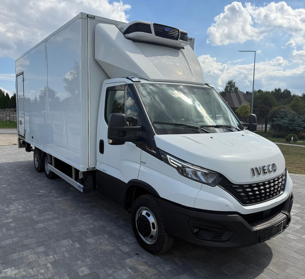 IVECO 40C18 BE COMBI – chłodnia z windą, kat. B+E, polift, 2019 rok - Frigorifik kamyonet: fotoğraf 3 IVECO 40C18 BE COMBI – chłodnia z windą, kat. B+E, polift, 2019 rok - Frigorifik kamyonet: fotoğraf 3