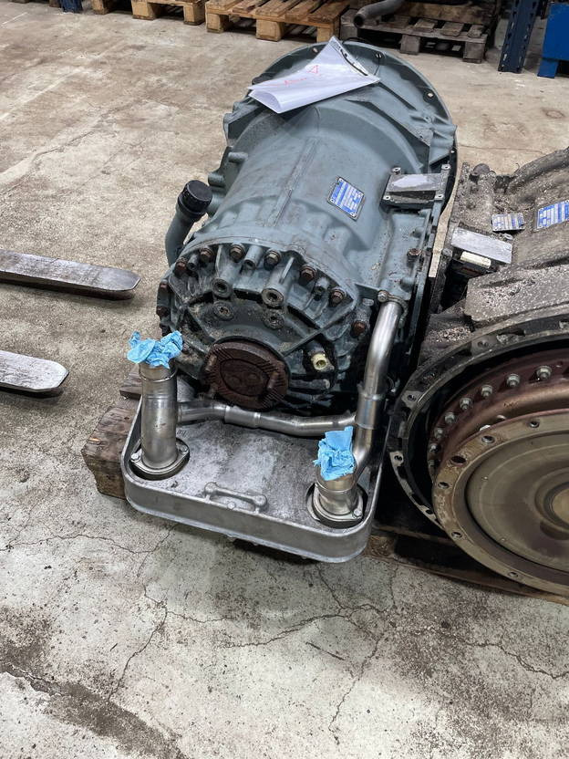 ZF ZF Ölkühler Wärmetauscher Getriebeölkühler Ecolife 6AP 1400 1700  - Yağ soğutucusu - Otobüs: fotoğraf 4 ZF ZF Ölkühler Wärmetauscher Getriebeölkühler Ecolife 6AP 1400 1700  - Yağ soğutucusu - Otobüs: fotoğraf 4