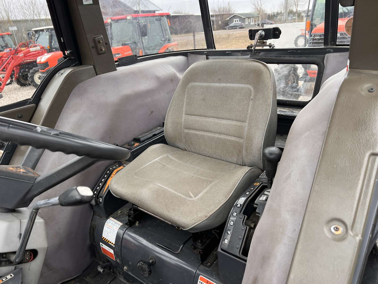 Kubota GL53 - Paletli traktör: fotoğraf 4 Kubota GL53 - Paletli traktör: fotoğraf 4