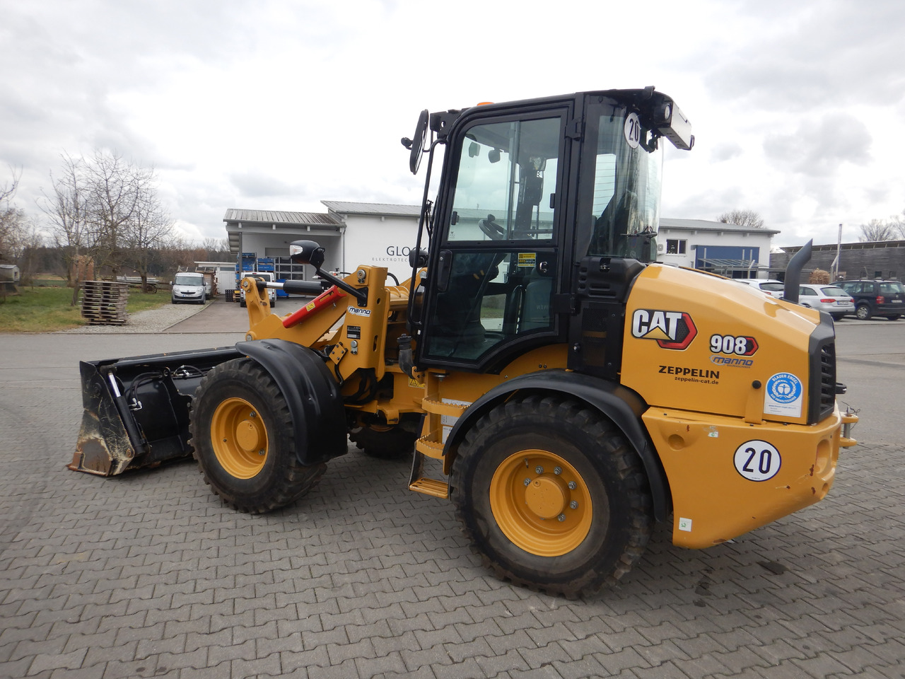 Tekerlekli yükleyici CATERPILLAR 908: fotoğraf 11