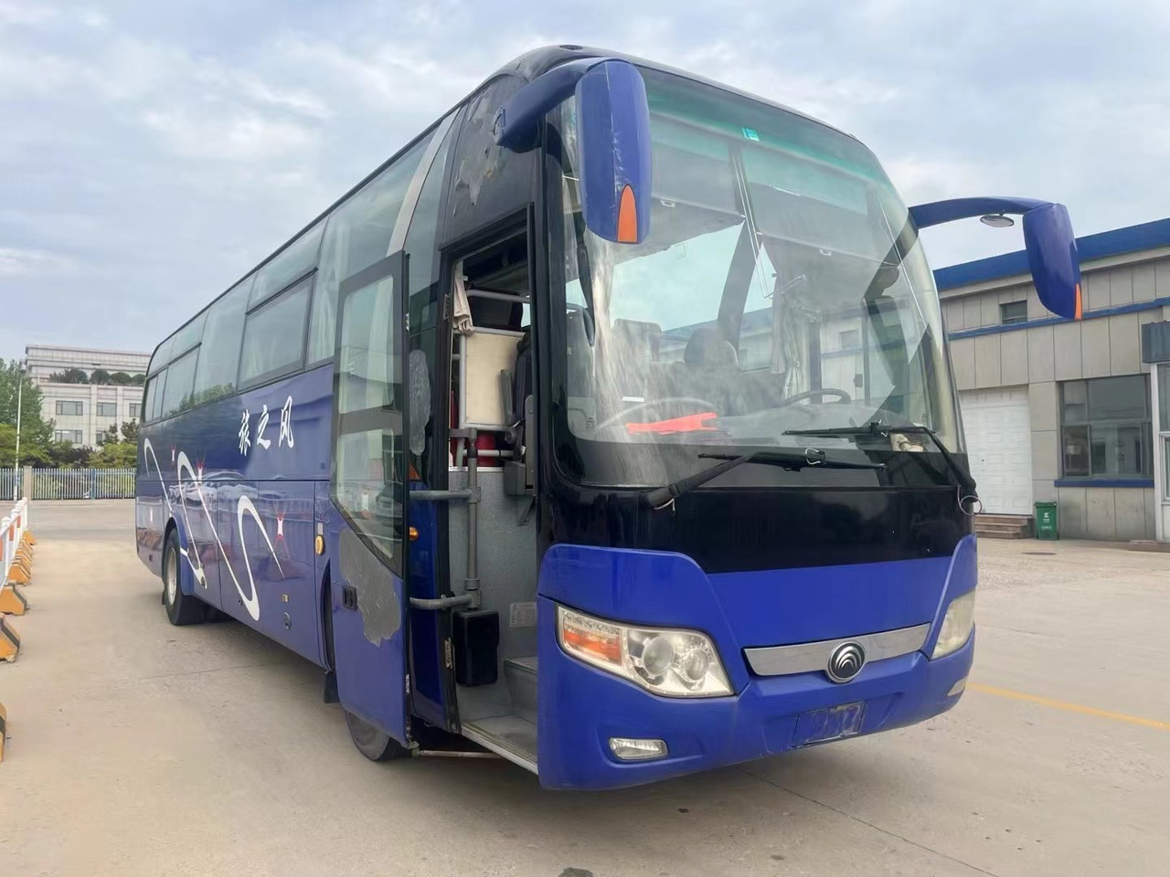 YUTONG ZK6110 - Turistik otobüs: fotoğraf 1 YUTONG ZK6110 - Turistik otobüs: fotoğraf 1