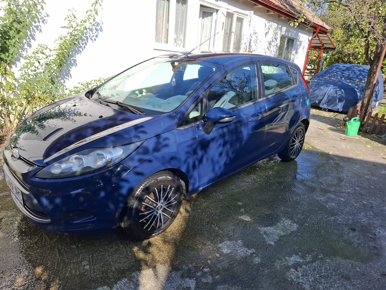 Ford Fiesta - Sedan araba: fotoğraf 2 Ford Fiesta - Sedan araba: fotoğraf 2