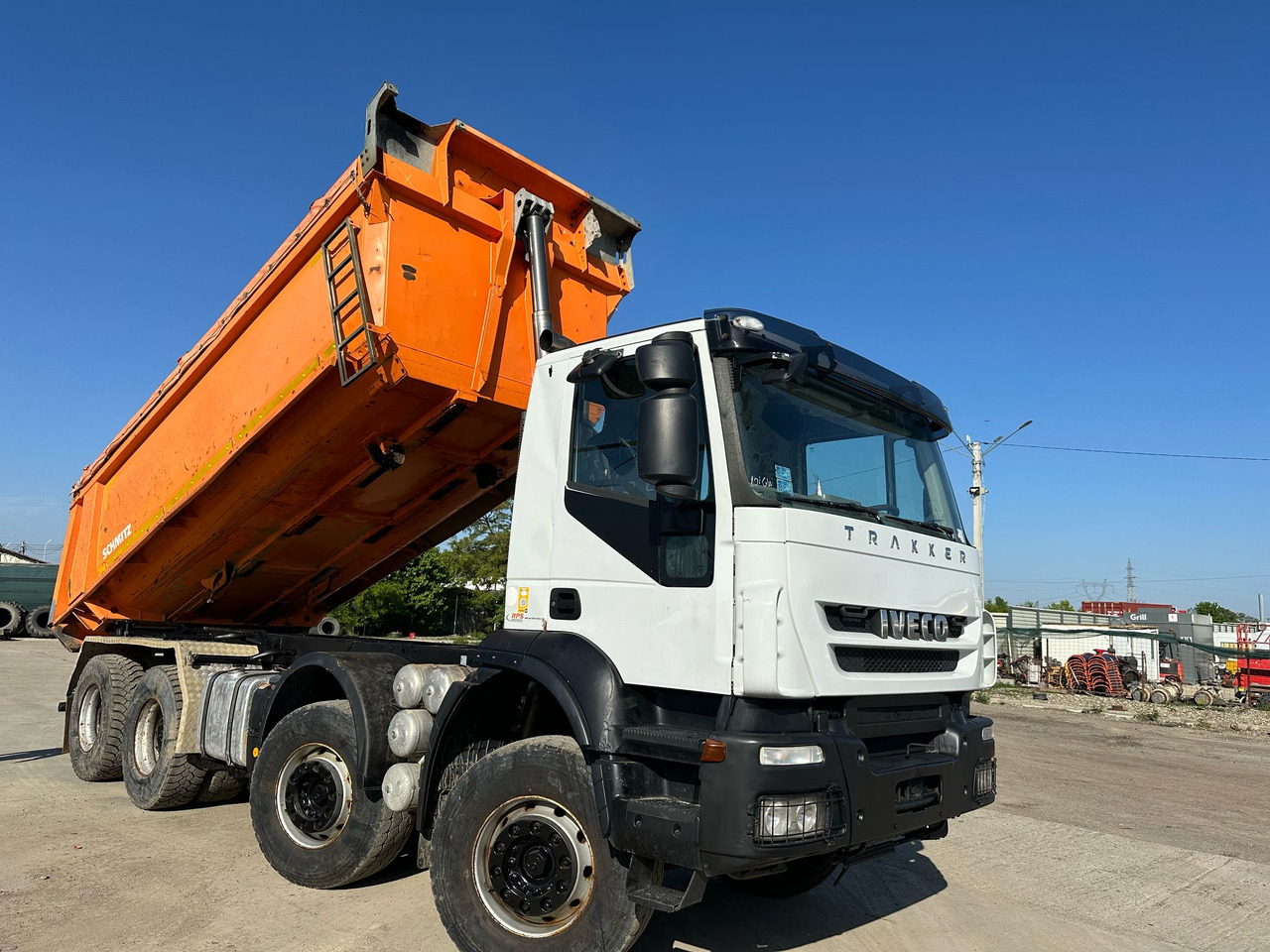 Iveco Trakker Tipper - Damperli kamyon: fotoğraf 1 Iveco Trakker Tipper - Damperli kamyon: fotoğraf 1