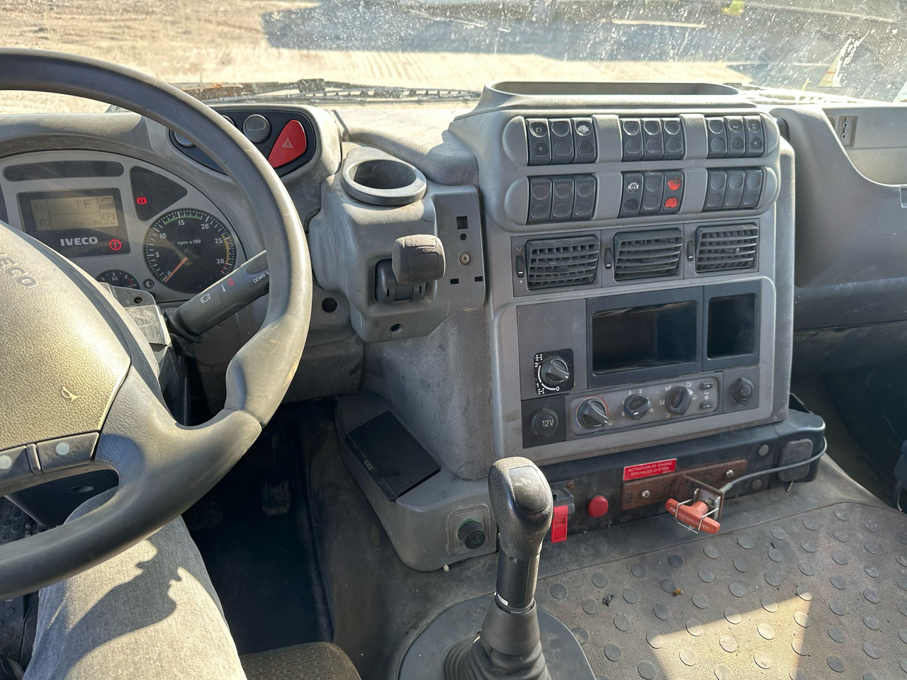 Iveco Trakker Tipper - Damperli kamyon: fotoğraf 3 Iveco Trakker Tipper - Damperli kamyon: fotoğraf 3