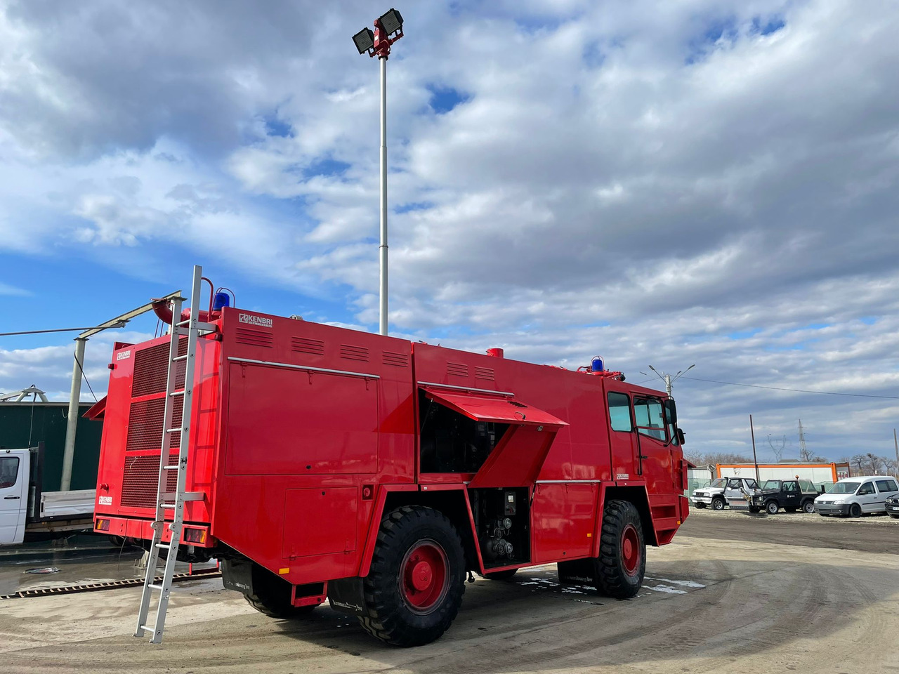 KRONENBURG K45 FIRE TRUCK - İtfaiye aracı: fotoğraf 5 KRONENBURG K45 FIRE TRUCK - İtfaiye aracı: fotoğraf 5