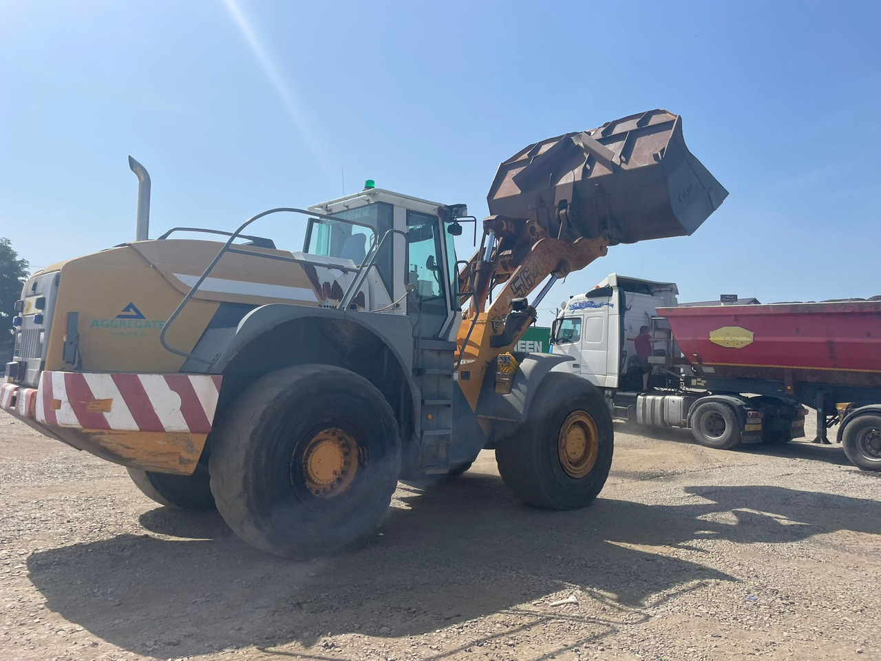 LIEBHERR 564 FRONT LOADER - Tekerlekli yükleyici: fotoğraf 2 LIEBHERR 564 FRONT LOADER - Tekerlekli yükleyici: fotoğraf 2