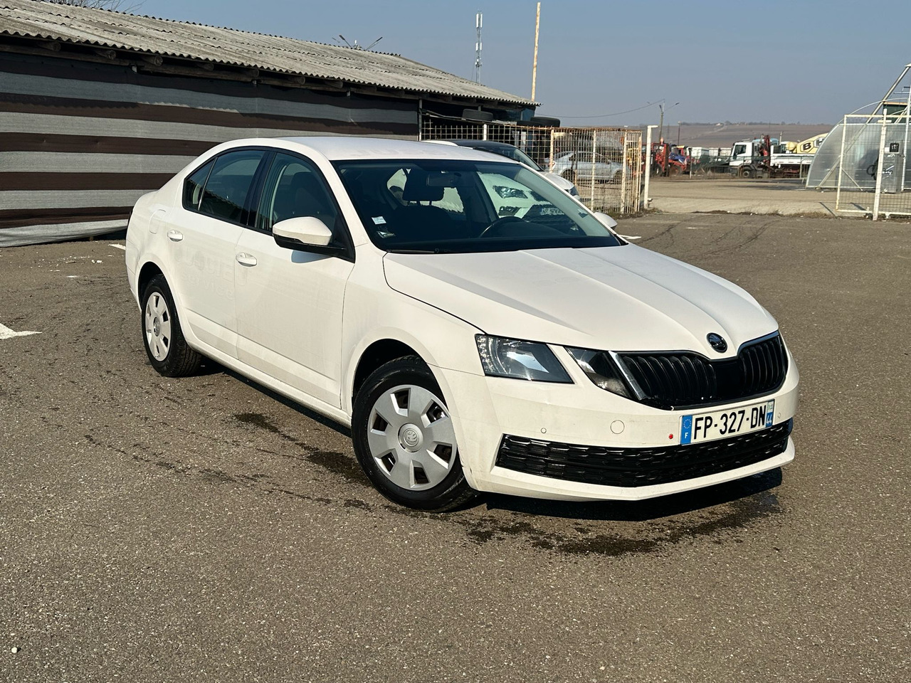 SKODA OCTAVIA - Sedan araba: fotoğraf 1 SKODA OCTAVIA - Sedan araba: fotoğraf 1