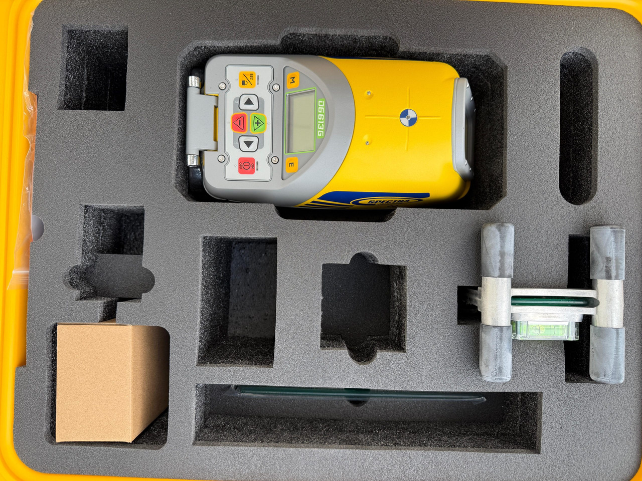 Spectra DG613G Green Beam Dialgrade Pipe Laser - İnşaat ekipmanı: fotoğraf 3 Spectra DG613G Green Beam Dialgrade Pipe Laser - İnşaat ekipmanı: fotoğraf 3