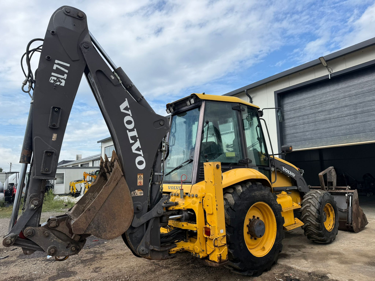 VOLVO BL71 Backhoe Loader - Iş makinesi: fotoğraf 2 VOLVO BL71 Backhoe Loader - Iş makinesi: fotoğraf 2