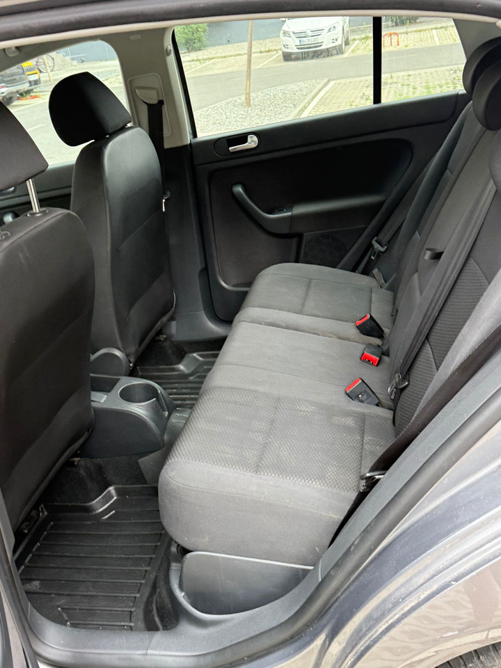 Volkswagen Golf Plus 1.6 TDI - Binek araba: fotoğraf 4 Volkswagen Golf Plus 1.6 TDI - Binek araba: fotoğraf 4