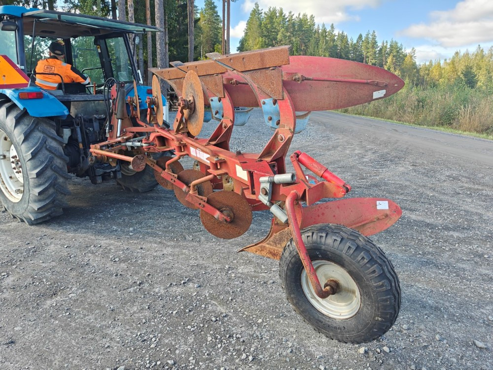 Agrolux RSD397FK kääntöaura 3-siipinen kuorimet ja kiekkoleikkurit, katso video! - Pulluk: fotoğraf 2 Agrolux RSD397FK kääntöaura 3-siipinen kuorimet ja kiekkoleikkurit, katso video! - Pulluk: fotoğraf 2