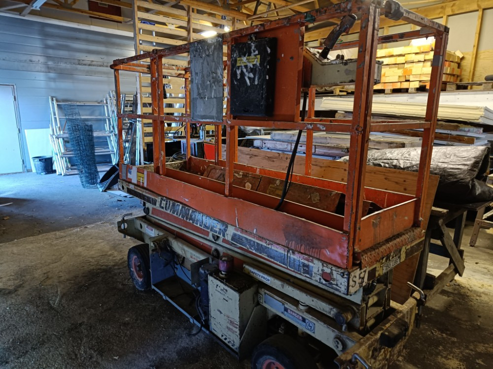 JLG Commander CM 20 N henkilönostin - Makasli platform: fotoğraf 1 JLG Commander CM 20 N henkilönostin - Makasli platform: fotoğraf 1