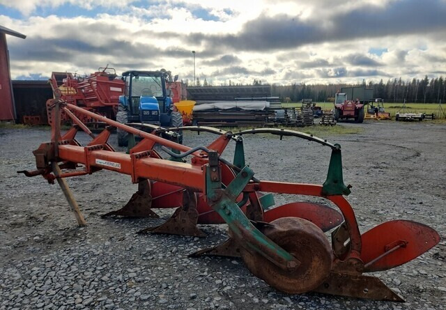 Kverneland A8 sarka-aura 4-siipinen - Pulluk: fotoğraf 3 Kverneland A8 sarka-aura 4-siipinen - Pulluk: fotoğraf 3