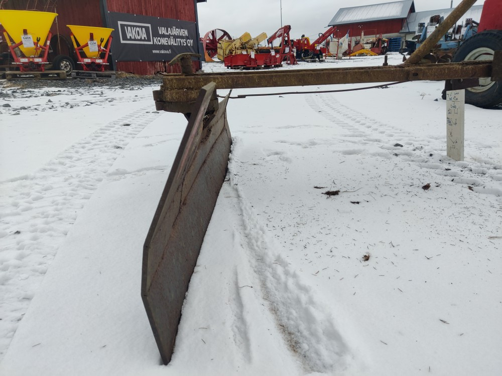 Perälevy 200cm pikkutraktoriin - Dozer bıçağı - Tarım araçları: fotoğraf 5 Perälevy 200cm pikkutraktoriin - Dozer bıçağı - Tarım araçları: fotoğraf 5