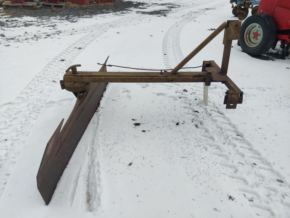 Perälevy 200cm pikkutraktoriin - Dozer bıçağı - Tarım araçları: fotoğraf 3 Perälevy 200cm pikkutraktoriin - Dozer bıçağı - Tarım araçları: fotoğraf 3