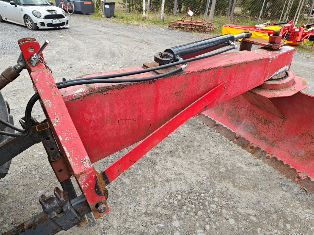 Perälevy 250cm Hydraulinen kääntö - Dozer bıçağı - Traktör: fotoğraf 5 Perälevy 250cm Hydraulinen kääntö - Dozer bıçağı - Traktör: fotoğraf 5