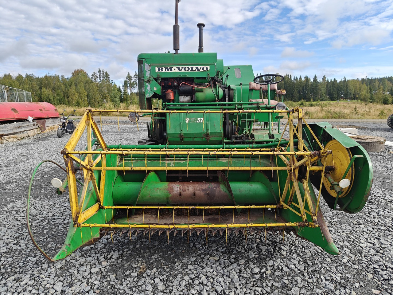 Volvo BM ST257 leikkuupuimuri työleveys 190cm, vaikka koeruutupuimuriksi, katso video! - Biçerdöver: fotoğraf 2 Volvo BM ST257 leikkuupuimuri työleveys 190cm, vaikka koeruutupuimuriksi, katso video! - Biçerdöver: fotoğraf 2
