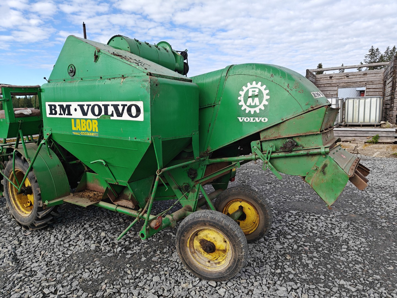 Volvo BM ST257 leikkuupuimuri työleveys 190cm, vaikka koeruutupuimuriksi, katso video! - Biçerdöver: fotoğraf 5 Volvo BM ST257 leikkuupuimuri työleveys 190cm, vaikka koeruutupuimuriksi, katso video! - Biçerdöver: fotoğraf 5