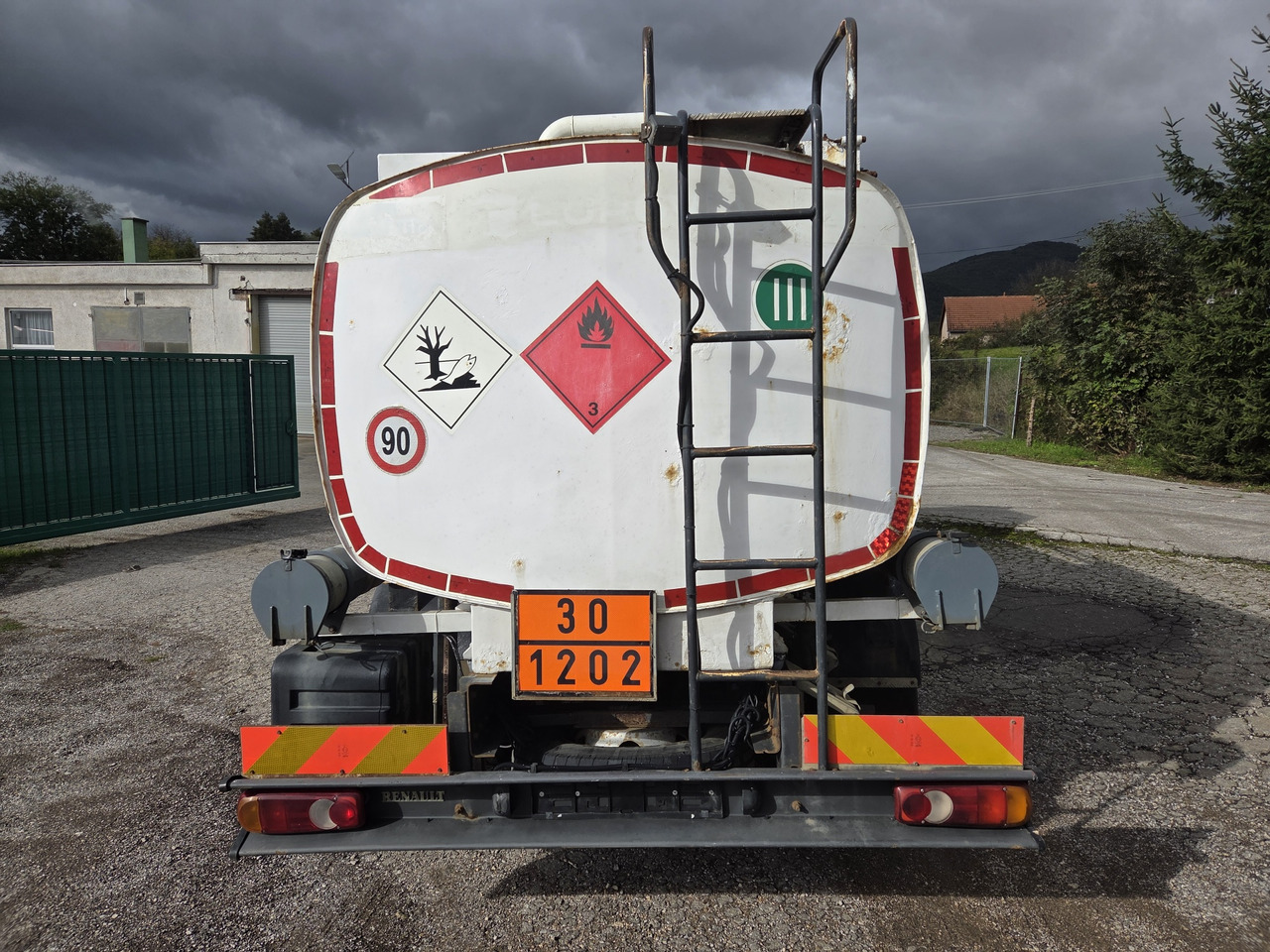 RENAULT MIDLUM 180.10 diesel tanker + dispensing + print - Tanker kamyon: fotoğraf 5 RENAULT MIDLUM 180.10 diesel tanker + dispensing + print - Tanker kamyon: fotoğraf 5