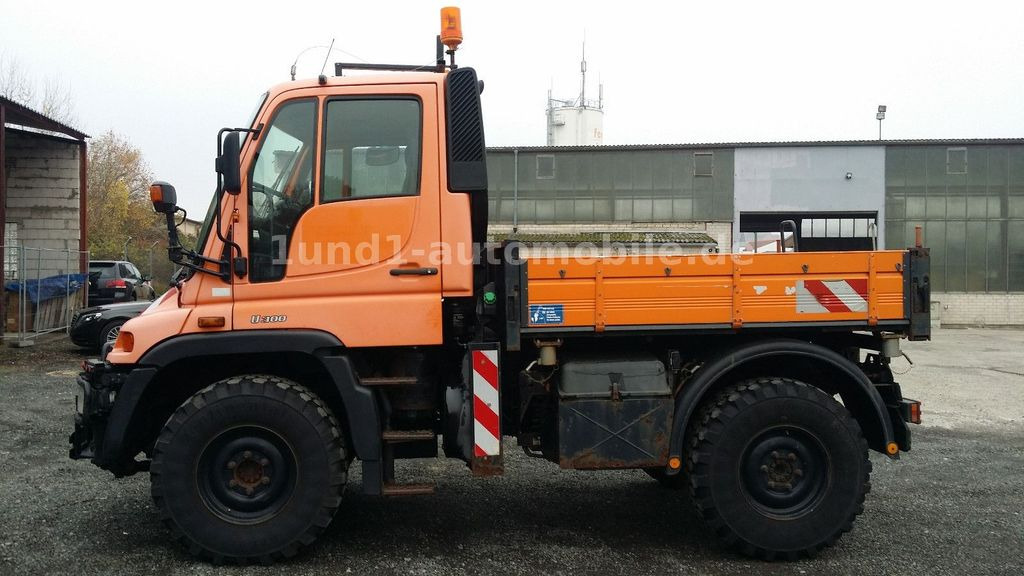 Unimog U 300 Kipper Zugmaschine Kommunalhydraulik U 500 400 U 300 Kipper Zugmaschine Kommunalhydraulik U 500 400 - Atık toplama taşıt/ Özel amaçlı taşıt: fotoğraf 3 Unimog U 300 Kipper Zugmaschine Kommunalhydraulik U 500 400 U 300 Kipper Zugmaschine Kommunalhydraulik U 500 400 - Atık toplama taşıt/ Özel amaçlı taşıt: fotoğraf 3