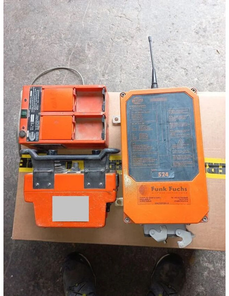 Liebherr HBC radio control 112/132/140/180EC-H - Kule vinç: fotoğraf 1 Liebherr HBC radio control 112/132/140/180EC-H - Kule vinç: fotoğraf 1