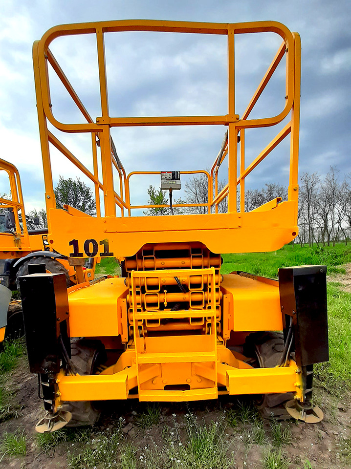 HAULOTTE Compact 12 DX - Makasli platform: fotoğraf 4 HAULOTTE Compact 12 DX - Makasli platform: fotoğraf 4